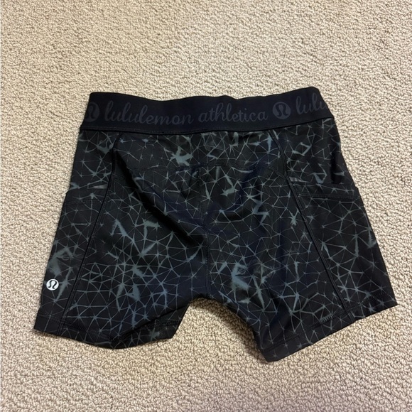 Size 6 lululemon tights - Picture 2 of 5